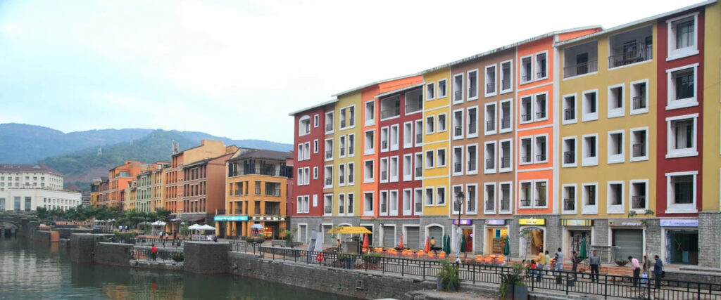 Lavasa lakefront in monsoon – peaceful weekend getaway near Pune