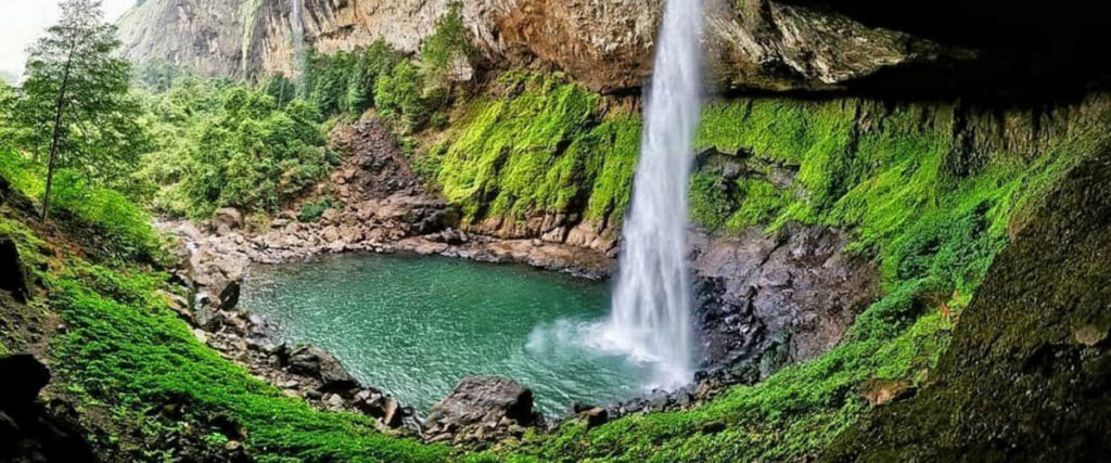 Devkund Waterfall trek in rainy season – hidden gem near Pune for nature lovers