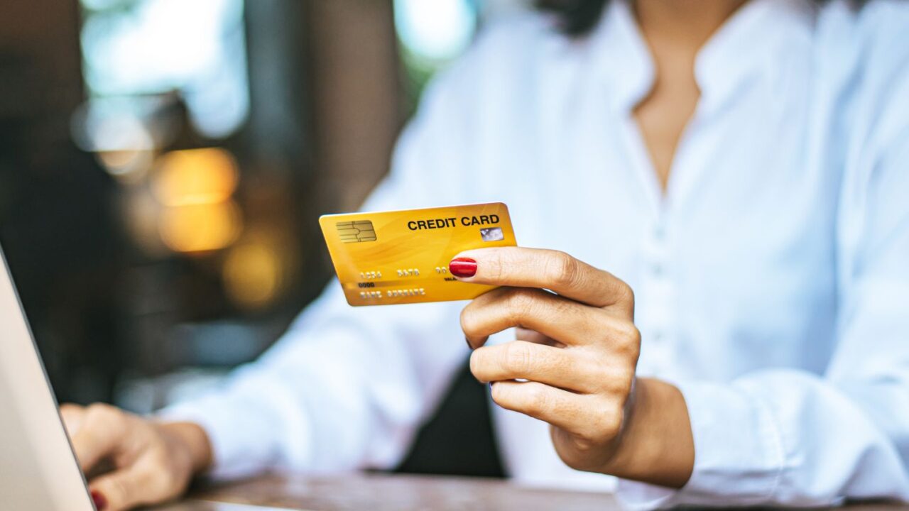 Missed Credit Card Payment by One Day? Here’s What Happens