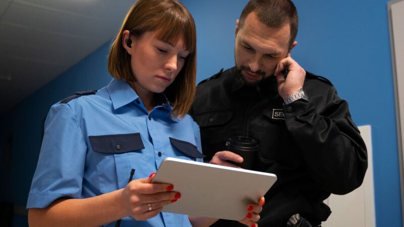 Can Police Enter Your Apartment Without Permission? (USA 2026 Guide)